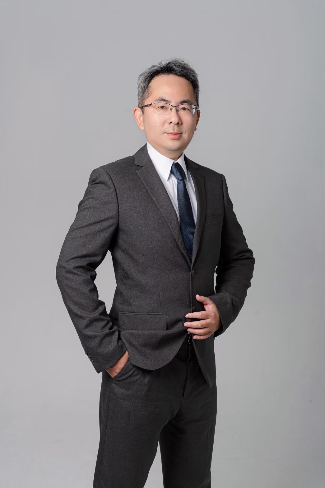 王律師